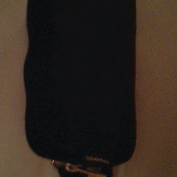 Mini Lululemon Belt Bag - Picture 3 of 6